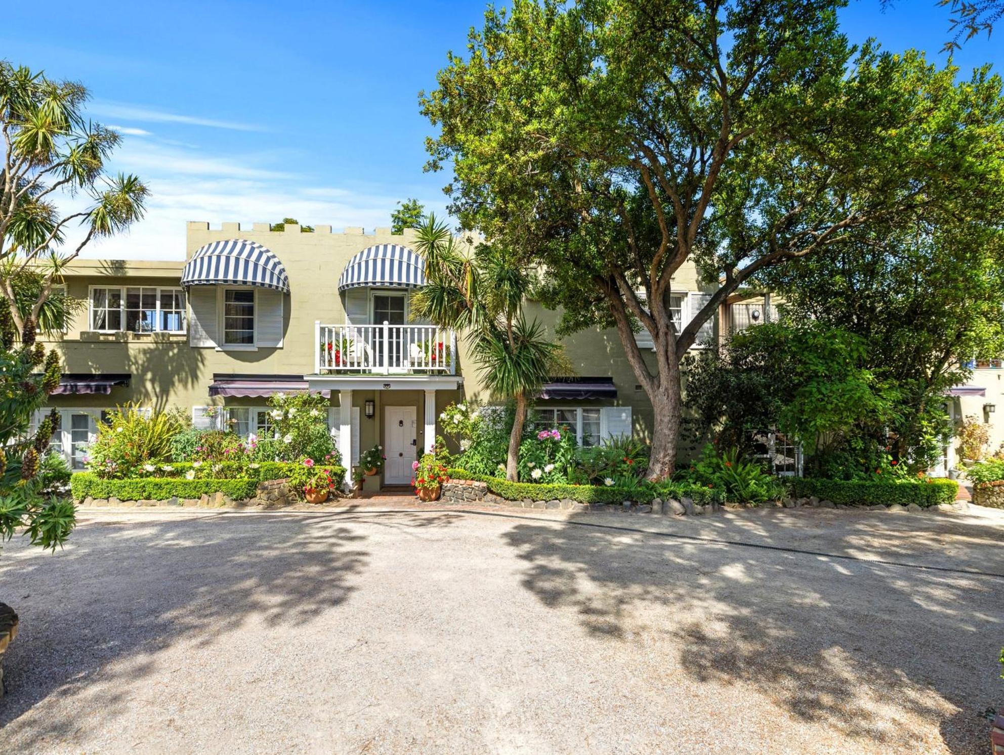 The Castle - Villa By The Sea Cowes Bagian luar foto