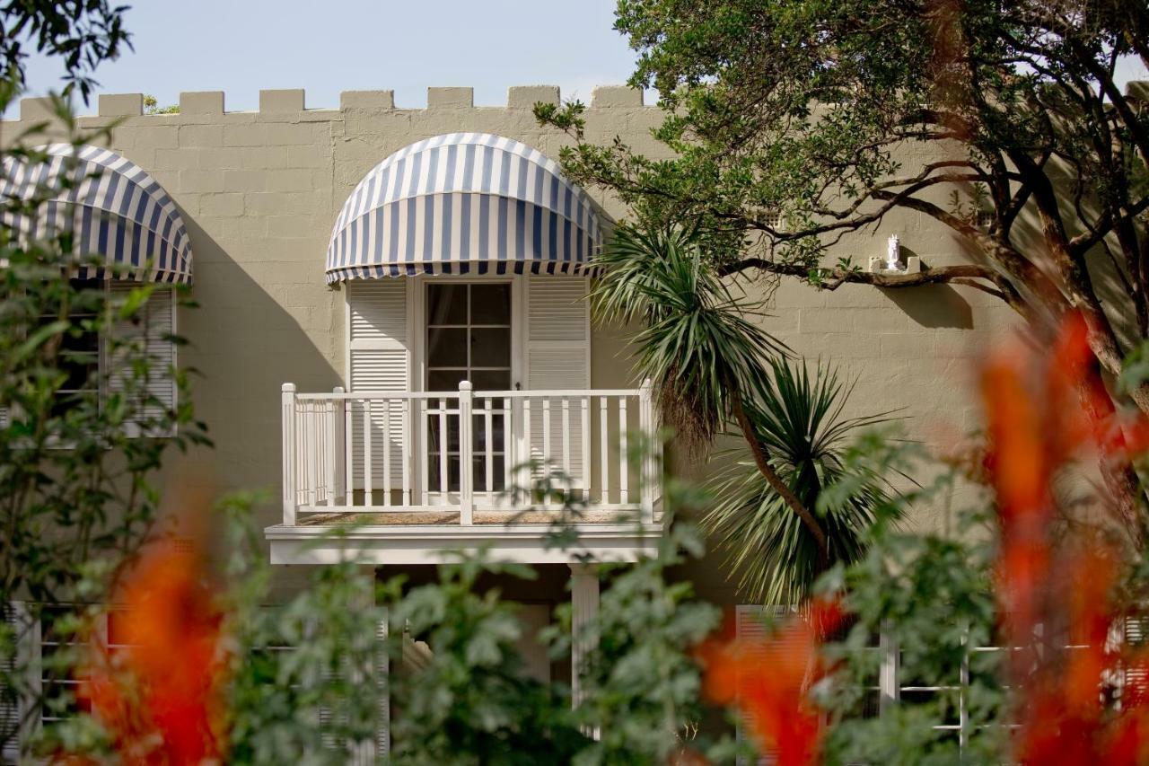 The Castle - Villa By The Sea Cowes Bagian luar foto